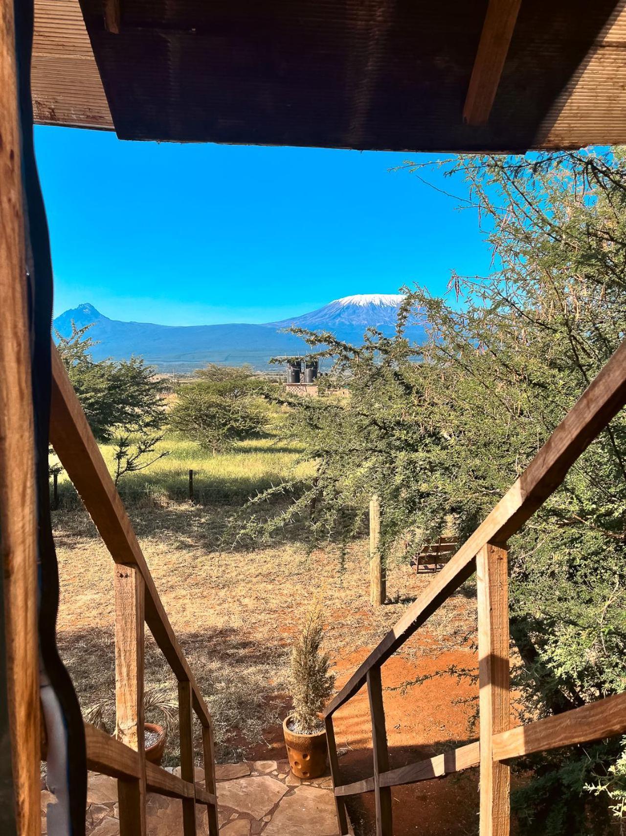 Kilimanjaro View Cabin-Amboseli Oloitokitok Номер фото